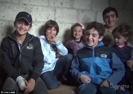 炮彈在身后爆炸敘兒童仍淡定 稱“習(xí)慣了”