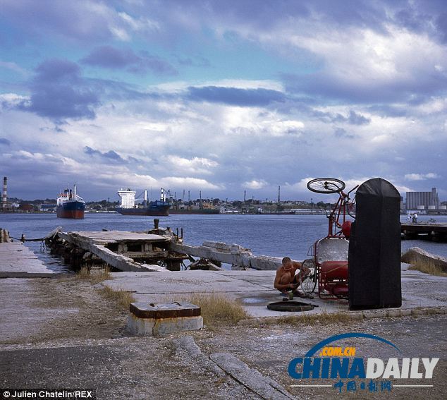 俄羅斯間諜軍艦意外??抗虐陀屋喆a頭