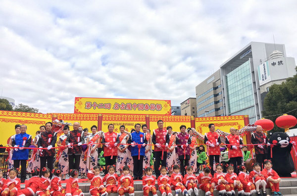 這些年，春節(jié)已經(jīng)走出國門，各國都在跟我們一起過年