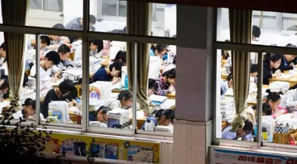 看看外媒報(bào)道中國(guó)高考的用詞，目測(cè)已被嚇壞
