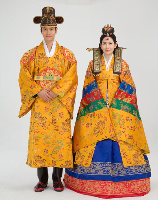 世界各地的傳統(tǒng)結(jié)婚服飾長啥樣？（組圖）