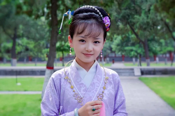 小戲骨版《紅樓夢》演技炸裂，眼角眉梢都是戲，哪個萌娃最得你心？