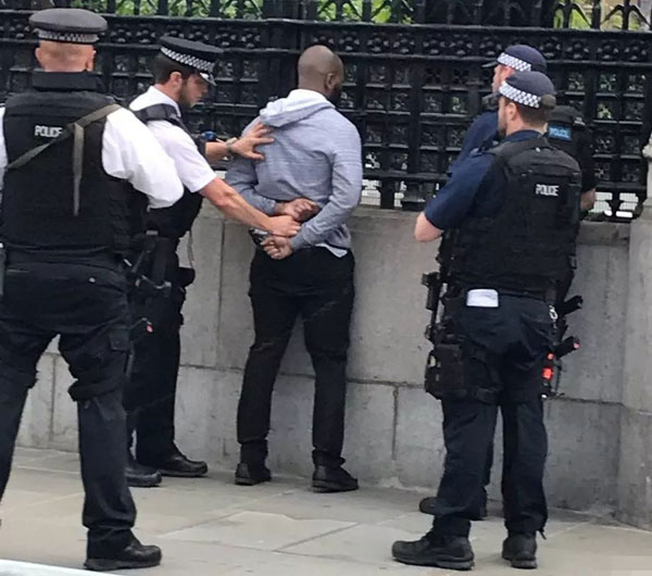 英國警察宣布以后不再管偷竊搶劫！群眾反應(yīng)炸了！