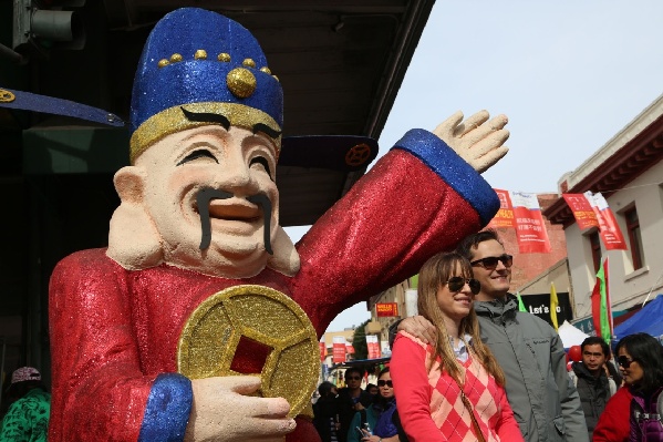 這些年，春節(jié)已經(jīng)走出國(guó)門(mén)，各國(guó)都在跟我們一起過(guò)年