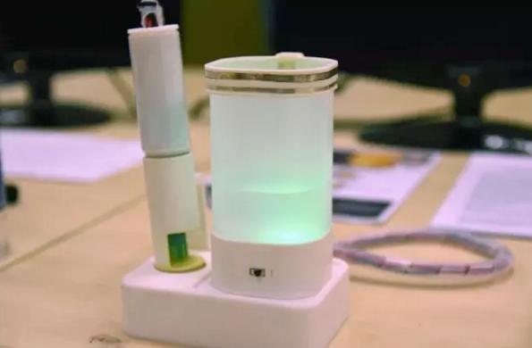 你的好友發(fā)來一杯假的檸檬水，嘗嘗不?
