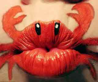 US girl creates lip-painting <BR>美國(guó)女孩'動(dòng)物唇繪'(圖)