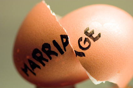 英女子狀告律師：未告知離婚會導致婚姻結(jié)束