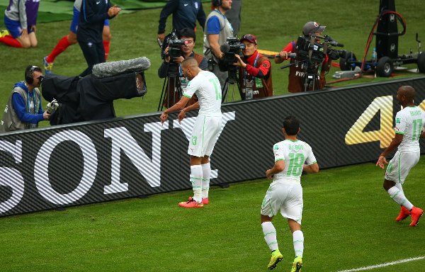 球進(jìn)了！Goooooal！世界杯慶祝方式大盤點(diǎn)（組圖）