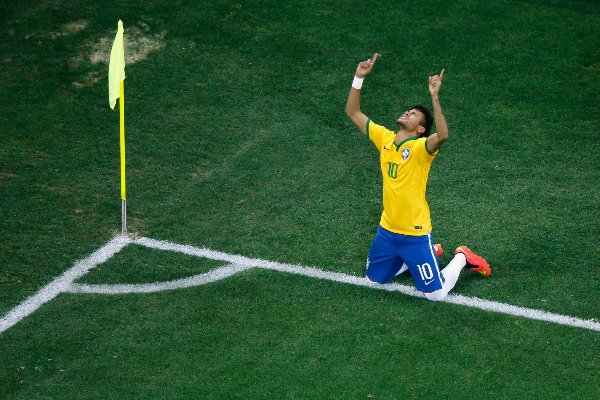球進(jìn)了！Goooooal！世界杯慶祝方式大盤點（組圖）