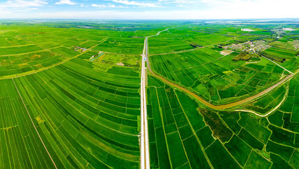 Baicheng moves mountains to rid itself of poverty