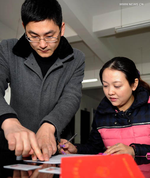 Couple get birth certificate for second child in Anhui