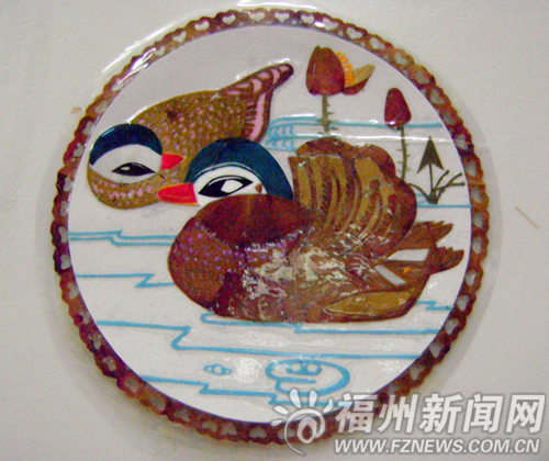 退休教師們秀絕活　殘花落葉剪貼出“百鳥(niǎo)千花”