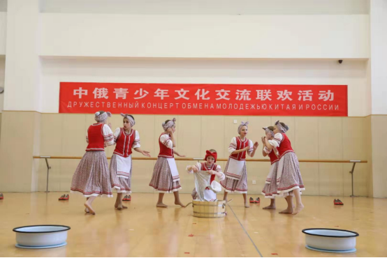 Russian junior dance troupe visits Yantai for cultural exchange
