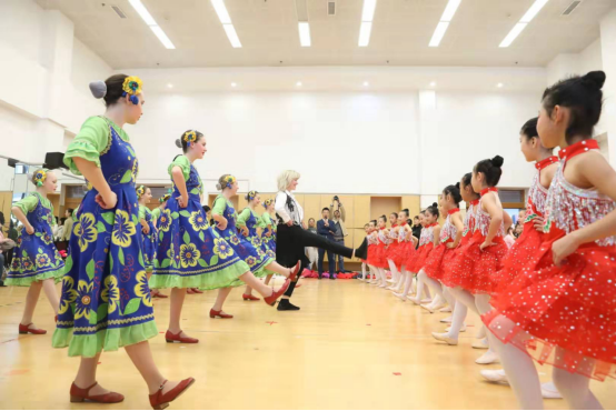 Russian junior dance troupe visits Yantai for cultural exchange