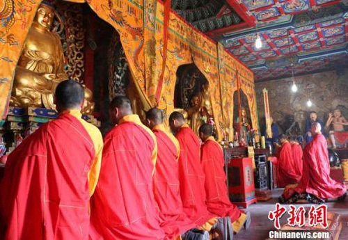 Temples at Mount Wutai celebrate Buddhist birthday