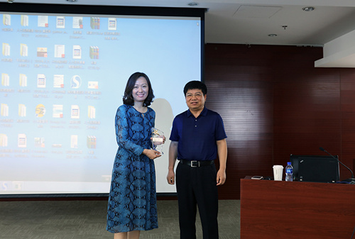 E-Town Capital hosts investment training