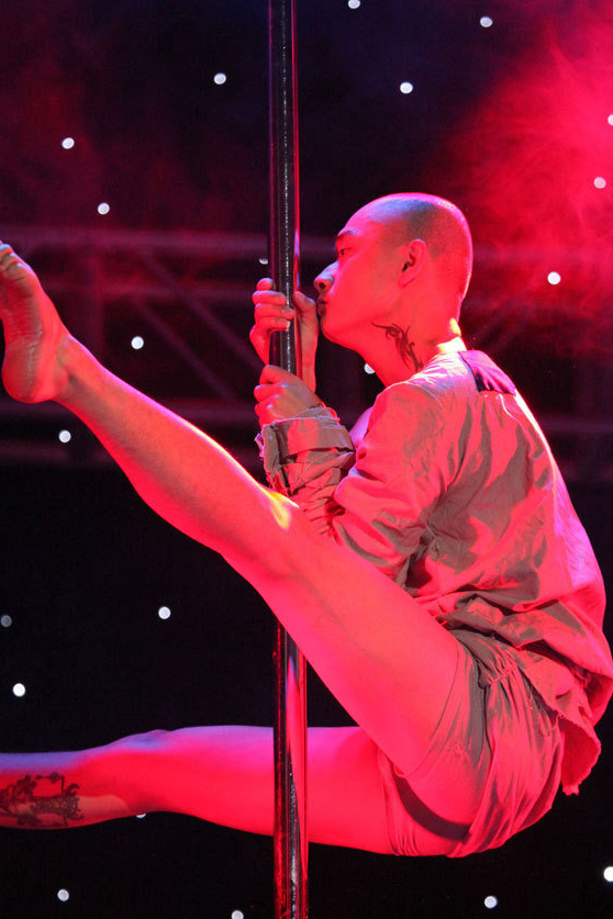 鋼管舞劇梁祝優(yōu)美驚艷 揭秘臺(tái)前幕后