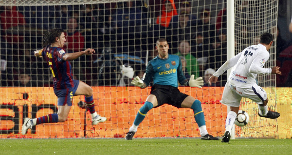 巴塞羅那雨中4:1擊退特內(nèi)里費 取得主場10連勝