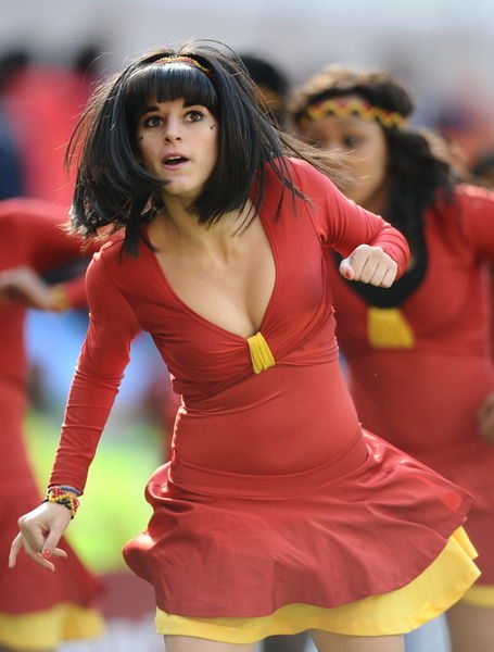 揭秘南非世界杯最靚風(fēng)景線：土著美女組性感啦啦隊