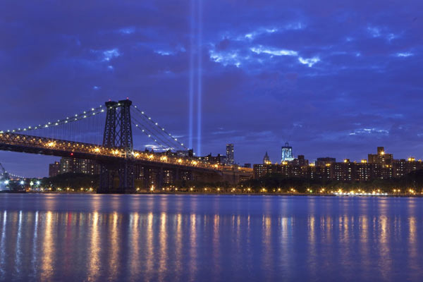 'Tribute in Lights' illuminate lower Manhattan