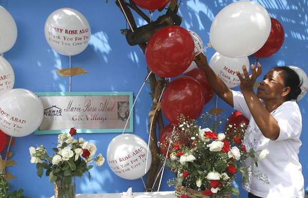 9/11 remembered in worldwide ceremonies