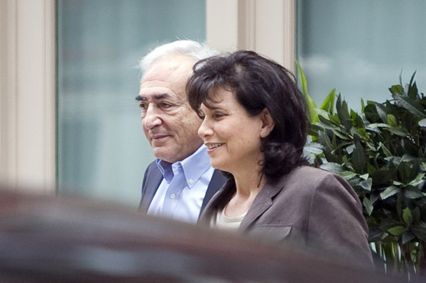 Ex-IMF boss Strauss-Kahn returns to NYC townhouse Ex-IMF boss Strauss-Kahn returns to NYC townhouse