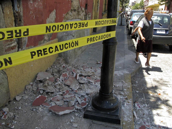 Big quake hits Mexico, no major damage reported Big quake hits Mexico, no major damage reported