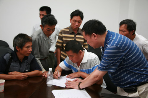 把矛盾化解在訴訟中——云南紅河中院調(diào)解千畝土地承包糾紛案紀(jì)實